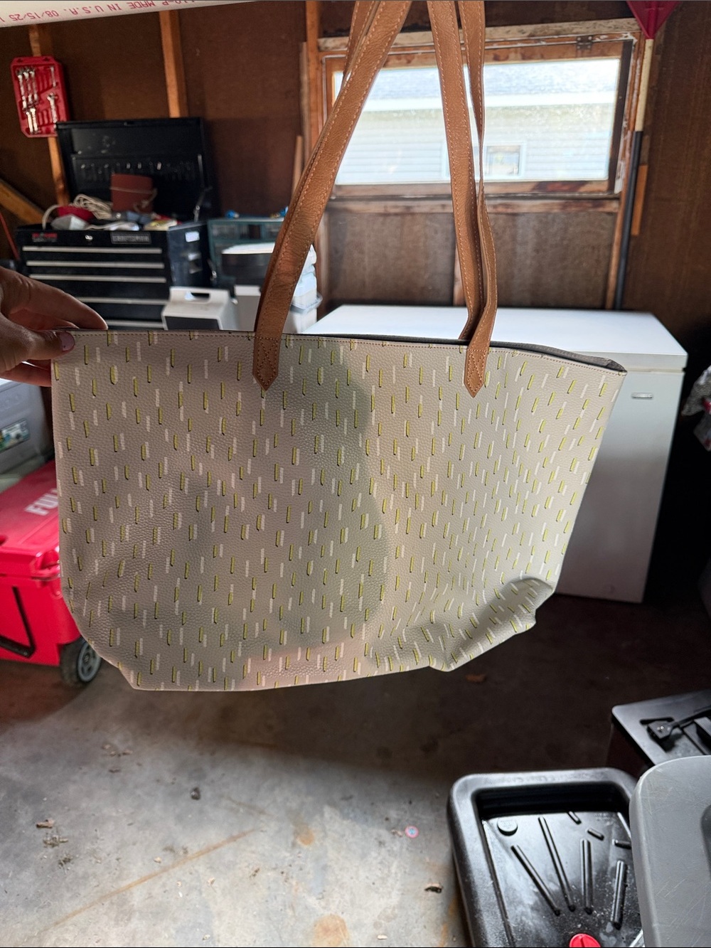 thirty-one Cream Tote with Yellow Accent Dashes and Tan Straps